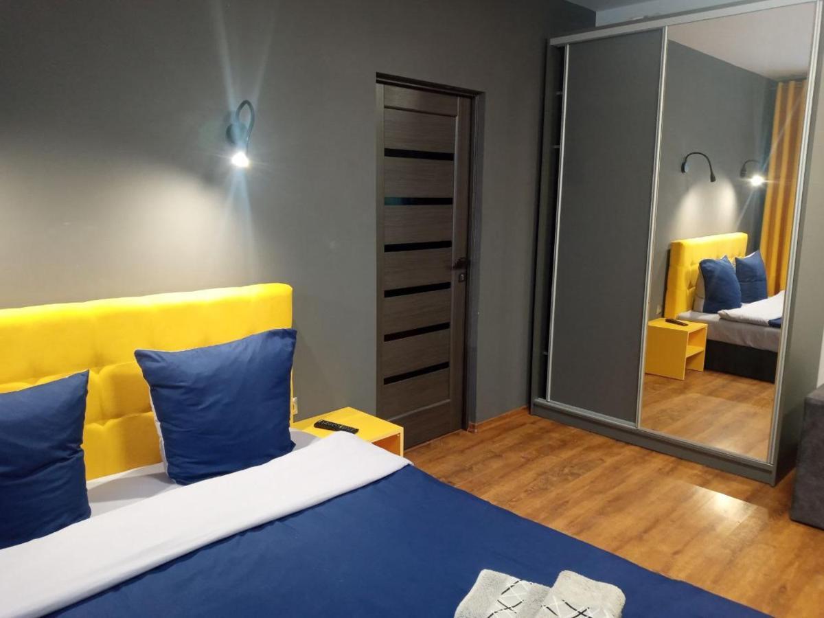 Нова Квартира В Центрі Міста Ujhorod Exterior foto
