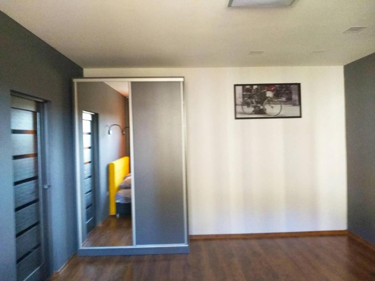 Нова Квартира В Центрі Міста Ujhorod Exterior foto
